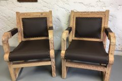 Restauration de ces 2 fauteuils de cinéma marocain en cuir avec renfort de l'assise