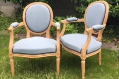 Changement de couverture fauteuils médaillons